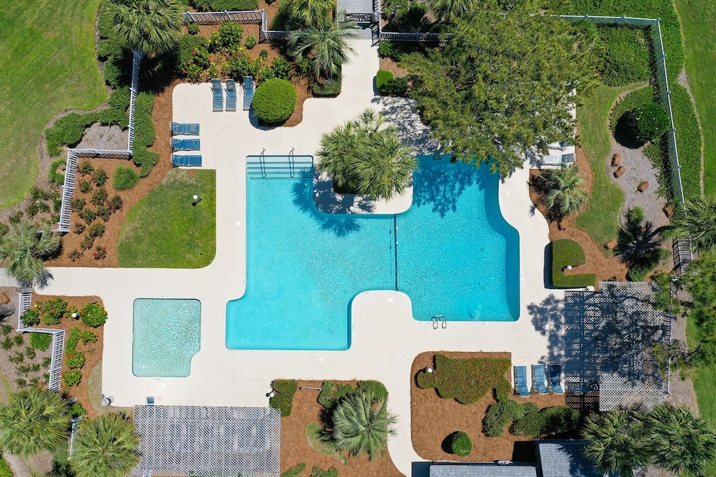 Large complex pool