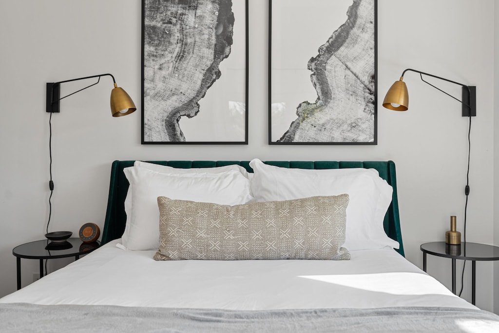 Sharing a space, but never skimping on style. Sweet dreams ahead for all!