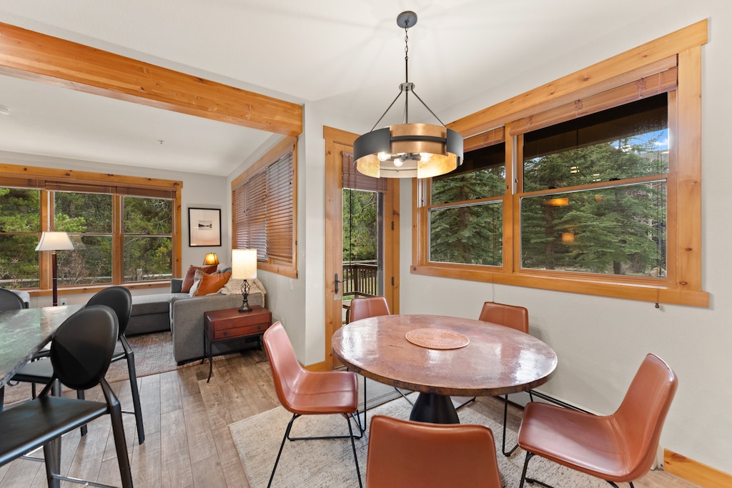 Dining area with seating for 5