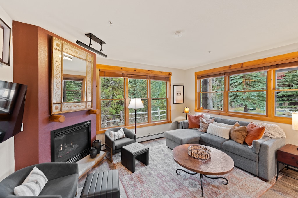 Trappers Crossing #8780

Living area featuring a flat-screen TV, gas fireplace, and full sleeper sofa. 