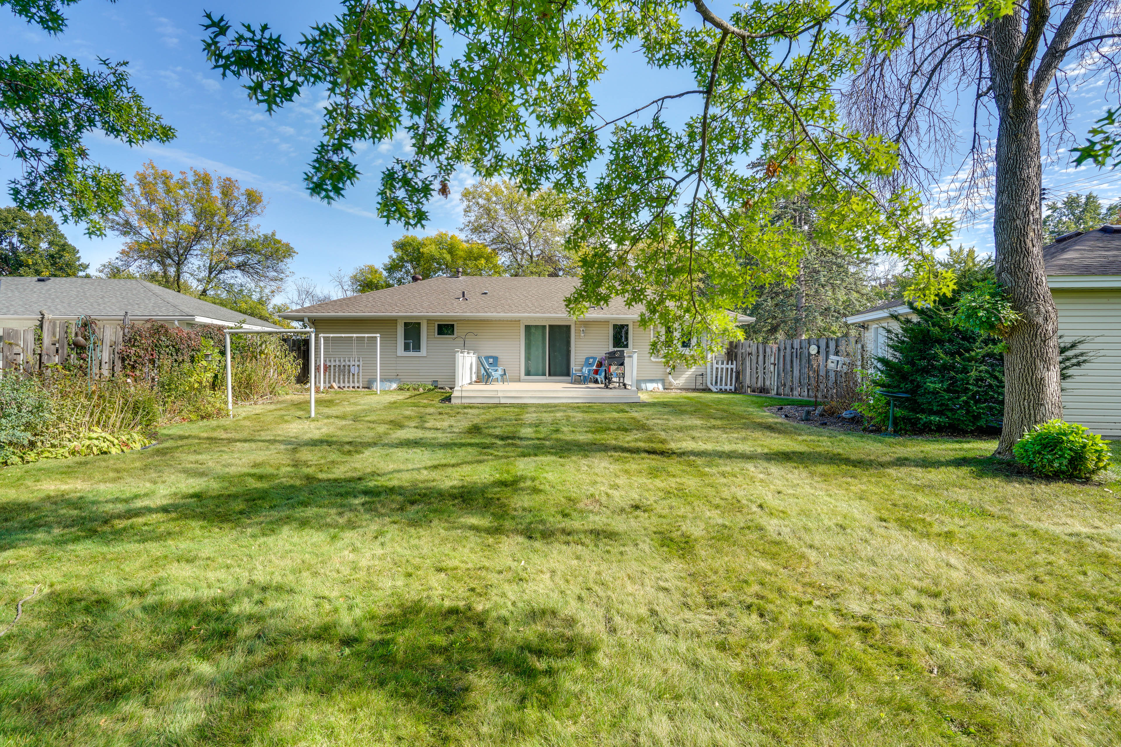 Spacious Cottage Grove Haven Near Downtown St Paul