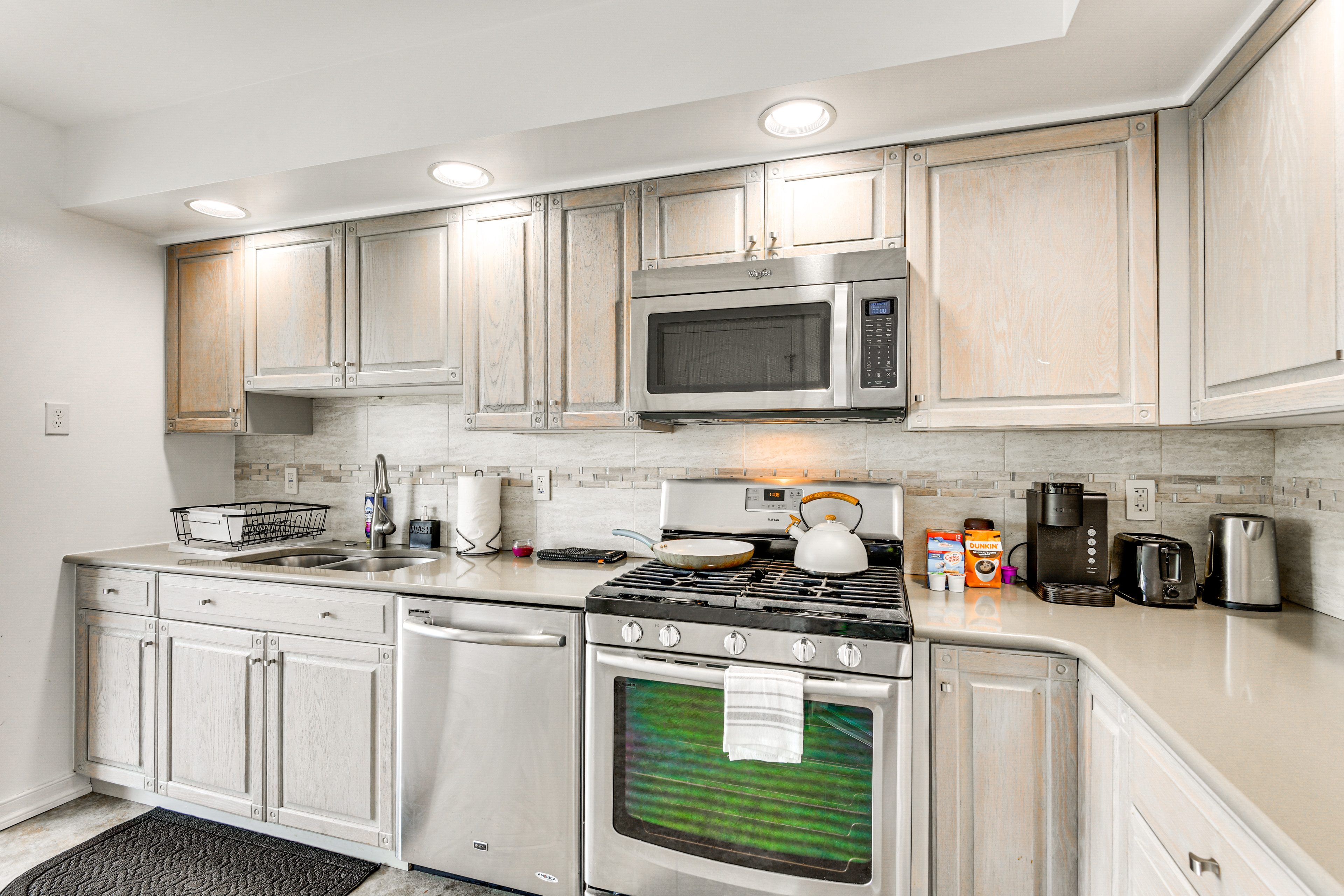 Bright Guest House: 15 Mi to Dtwn Baltimore!