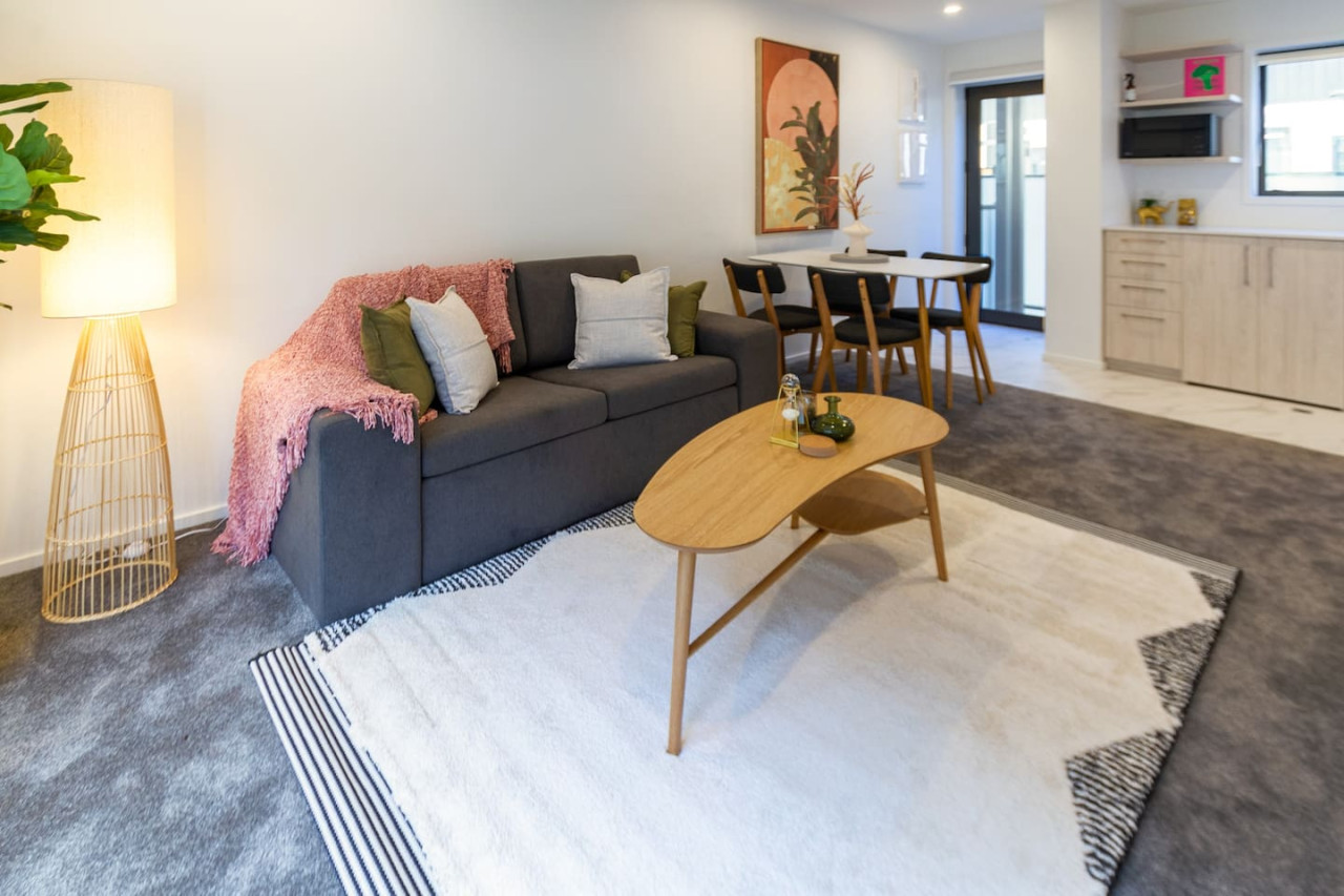 Property Image 1 - Indulge in Christchurch Hagley Park 2 bed 2 bath