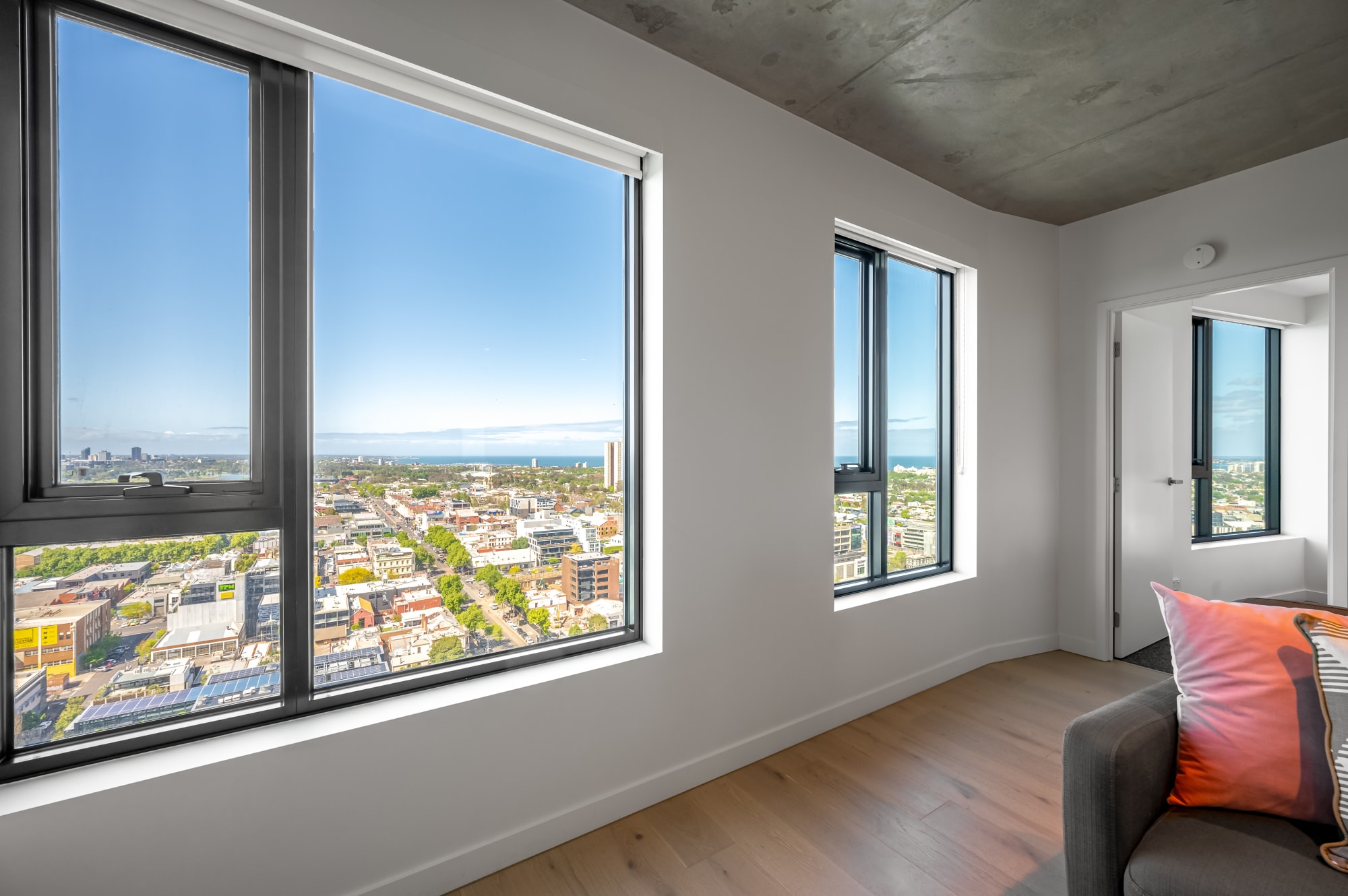 Grand Port Phillip Bay Views - Amazing Apartment