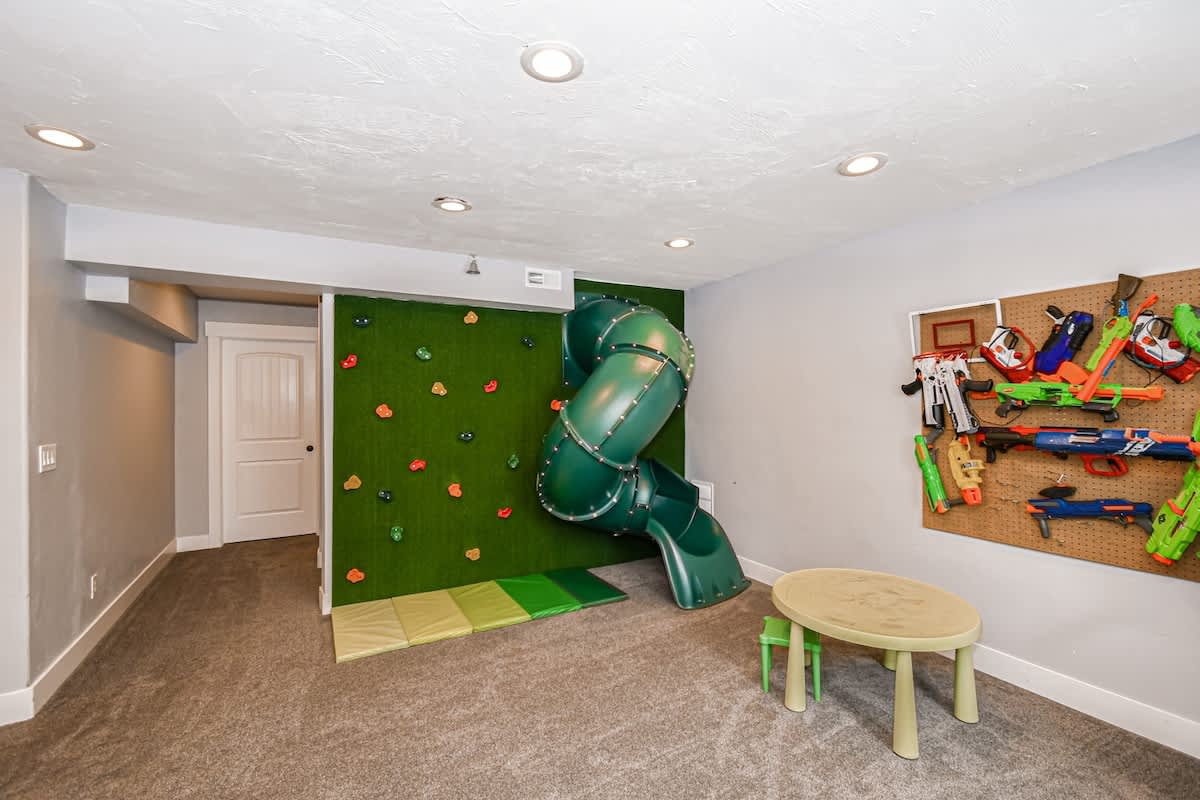 Property Image 2 - Rexburg 5 Bedroom Home With Rock Climbing Wall & M