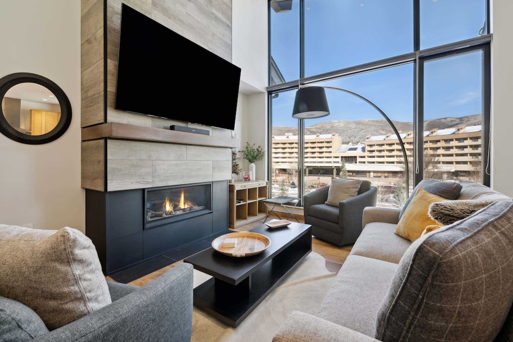 rivefrontlodge-401-6249_54158416303_o