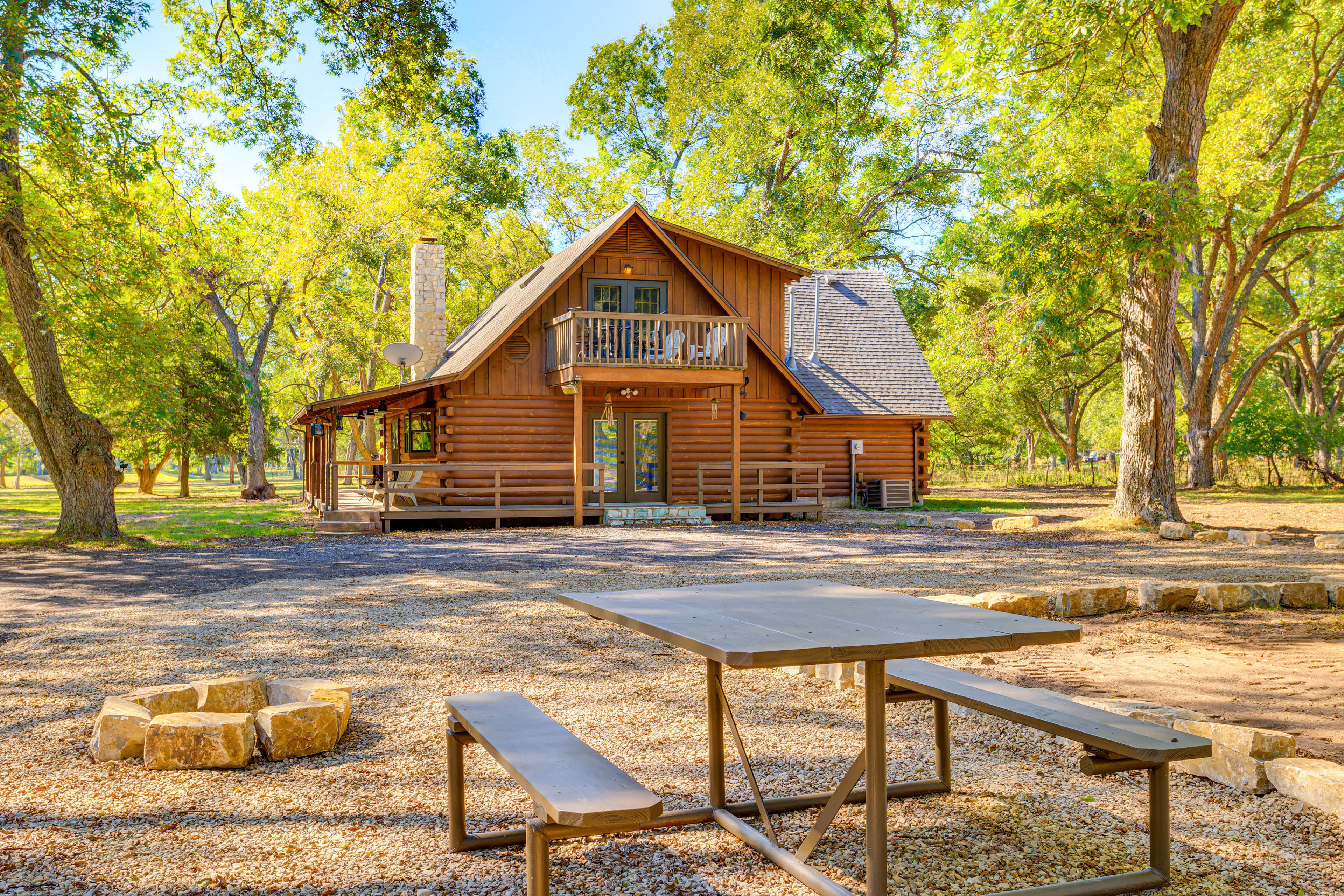 Property Image 1 - ’Rock Creek Lodge’ 1 Mi to Lake of the Arbuckles!