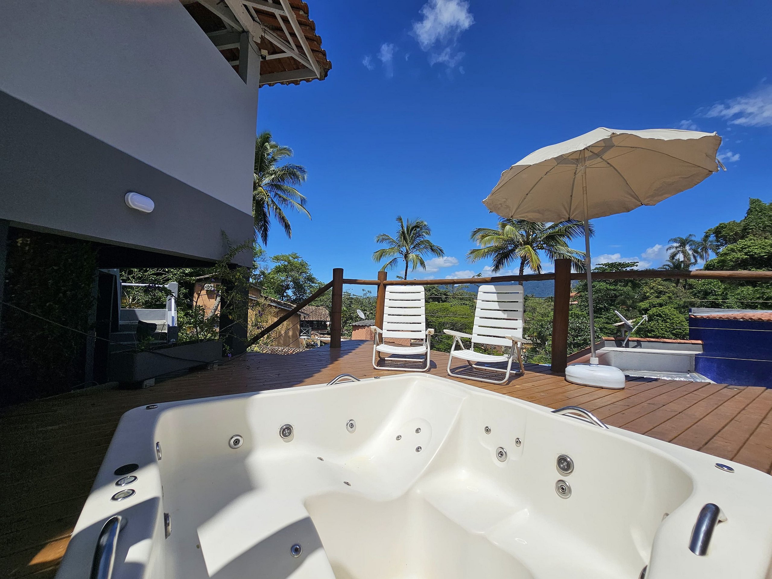 Property Image 1 - House with barbecue near Perequê beach