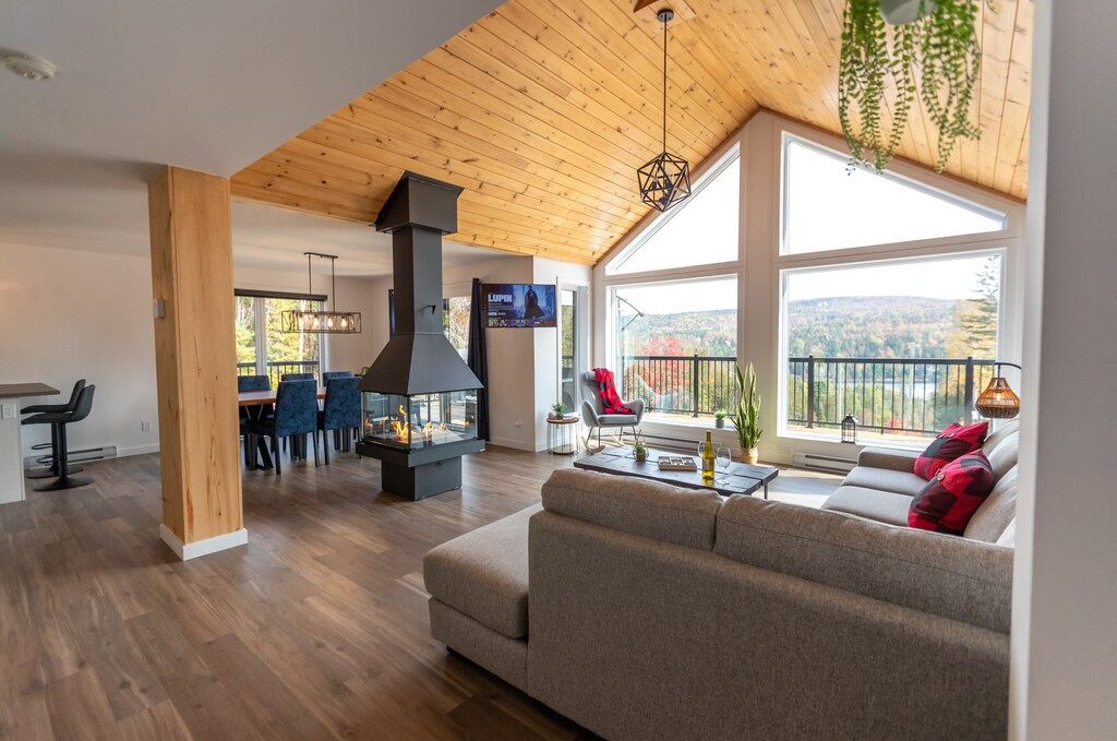 Living room with firerplace and tv