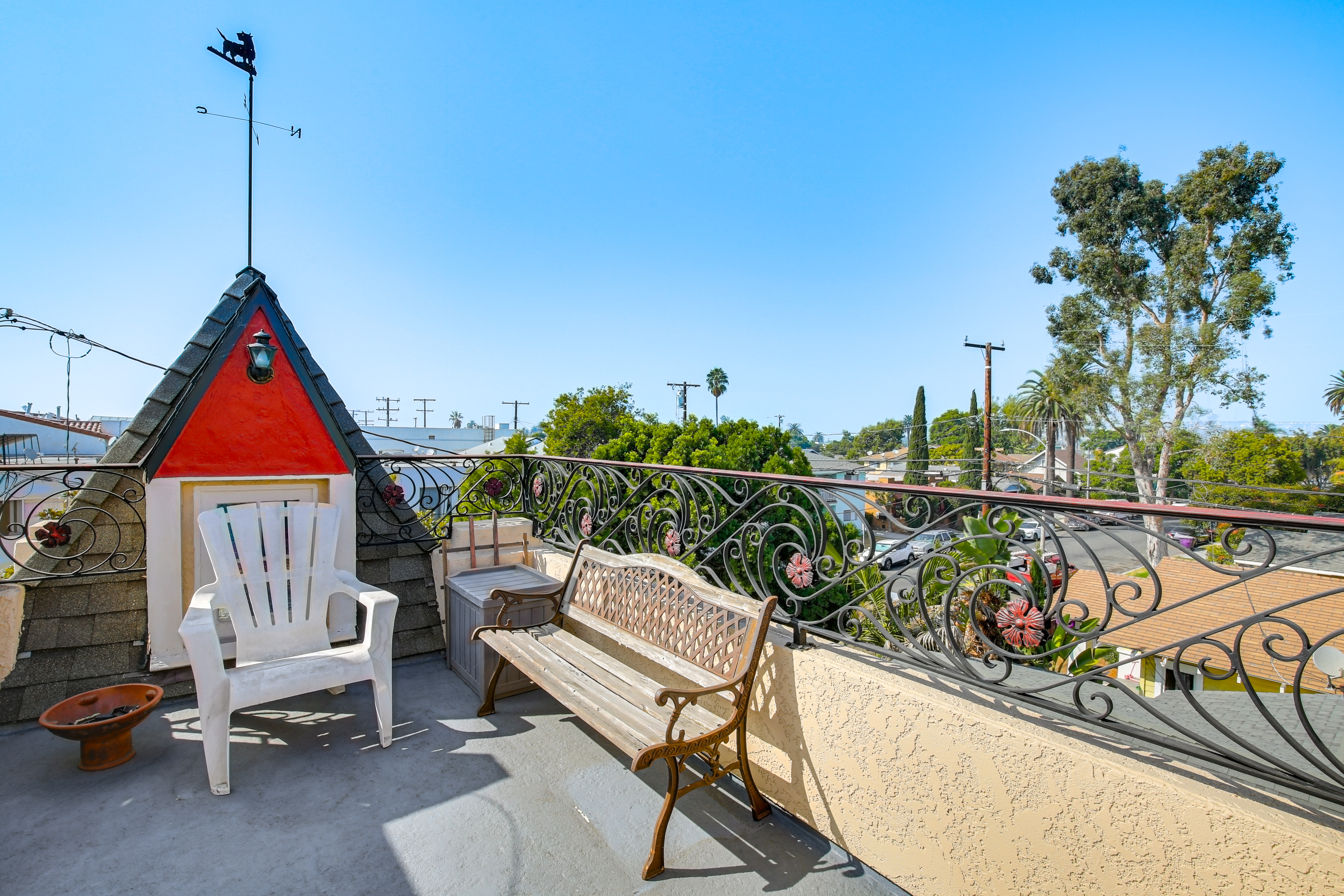 Property Image 2 - Unique Historic Home w/ Rooftop Deck in Long Beach