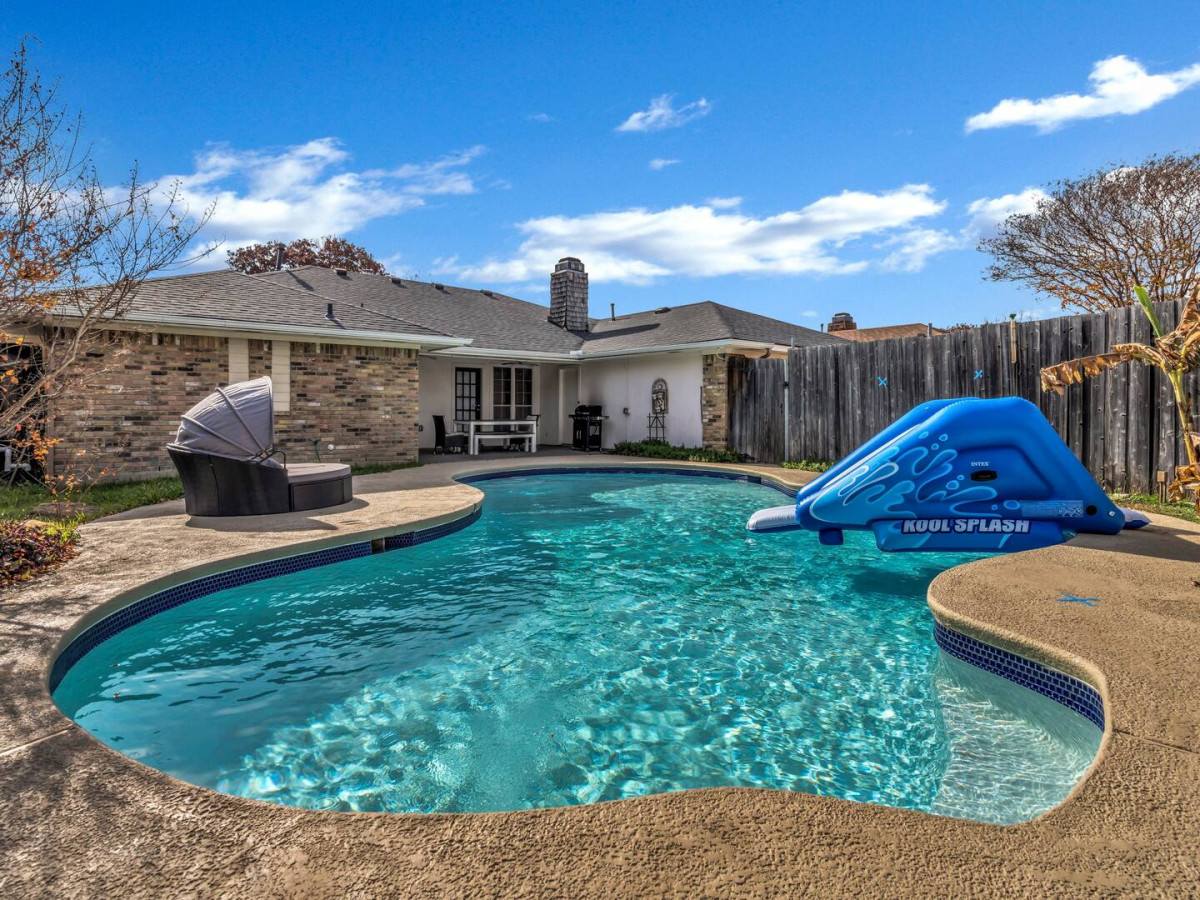 Serenity 4BR Haven w/ Lagoon Pool * Heart of Plano