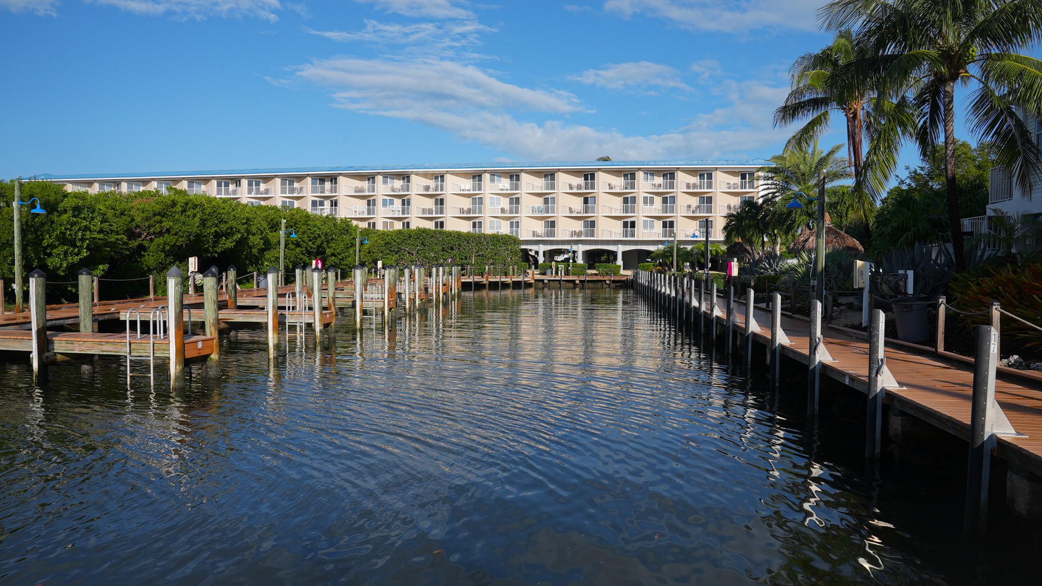 Ocean View 2BR Condo – Pool, Beach, near the fun