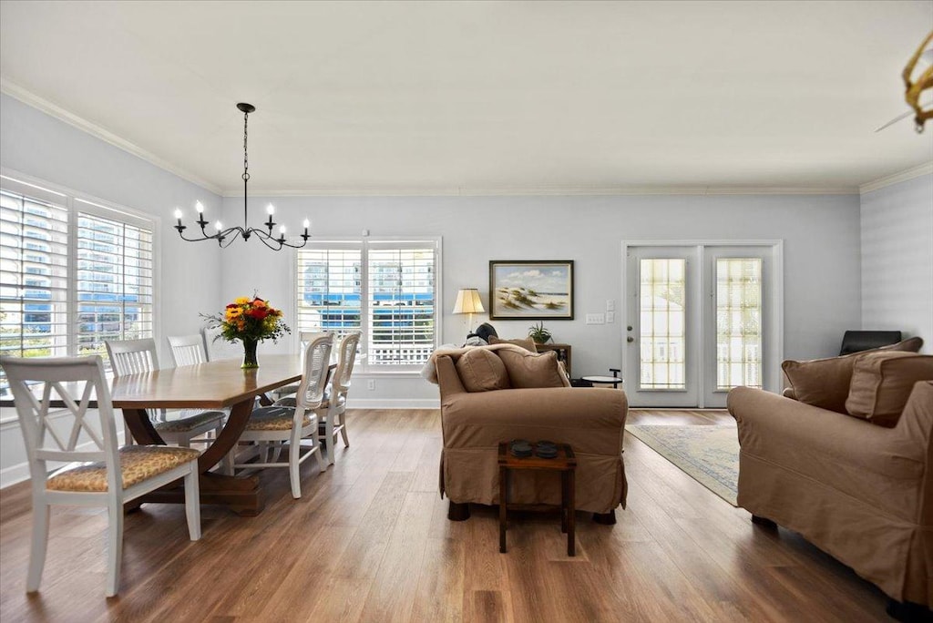 Living Room/Dining Area