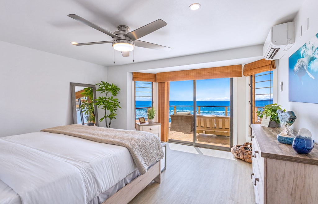 Puamana 254-2’s primary suite features ocean views from a private upstairs lanai.