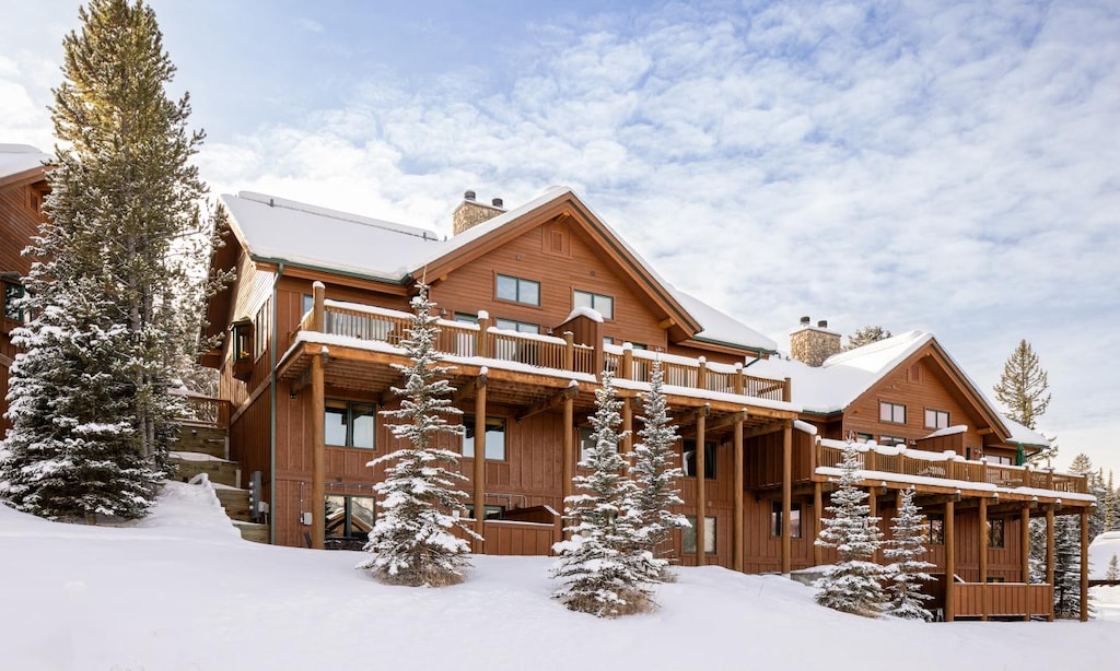 Pines J4 winter exterior