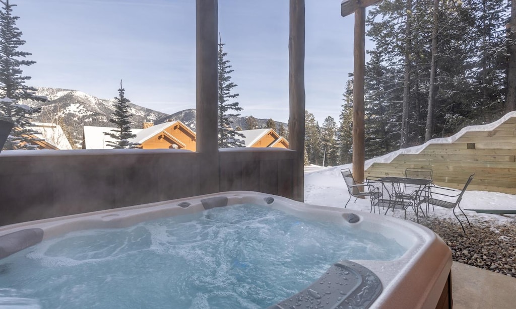Pines J4 winter hot tub