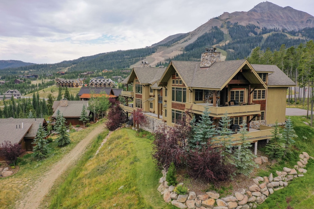 Cowboy Heaven Luxury Suite 6C - drone 1