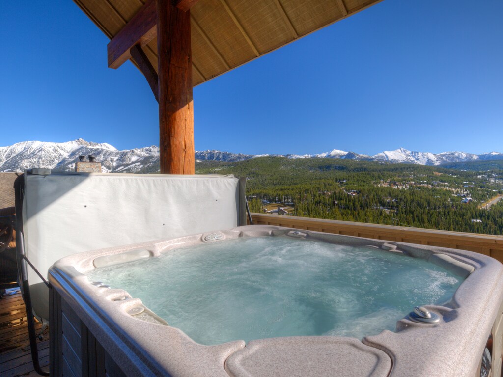 Cowboy Heaven Luxury Suite 6D, Hot Tub 2