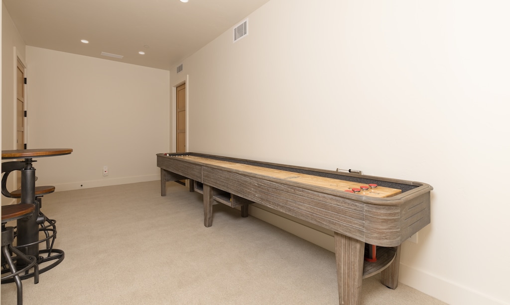 Beehive Basin Vista game room1