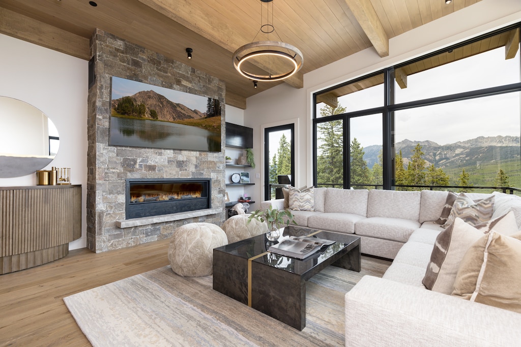 Beehive Basin Vista living2