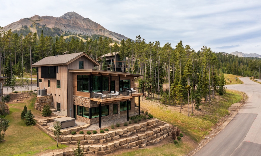 5 Deep Forest exterior