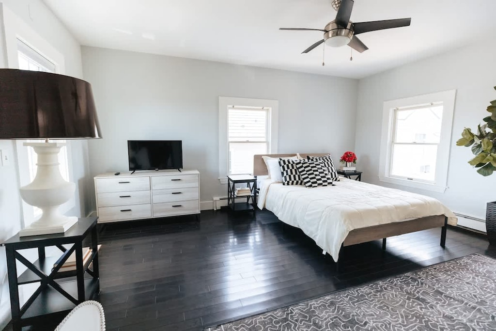 Bedroom 1
"Perfect location for walking the town and taking in the sights. Clean, bright and comfortable." - Donna | October 2022