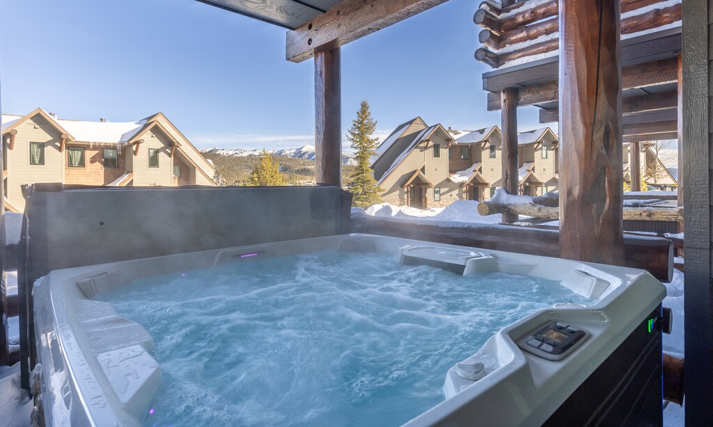 Saddle Ridge I3 hot tub1