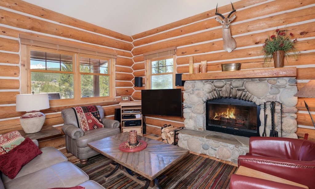 Moose Ridge 1, Living Room, 1