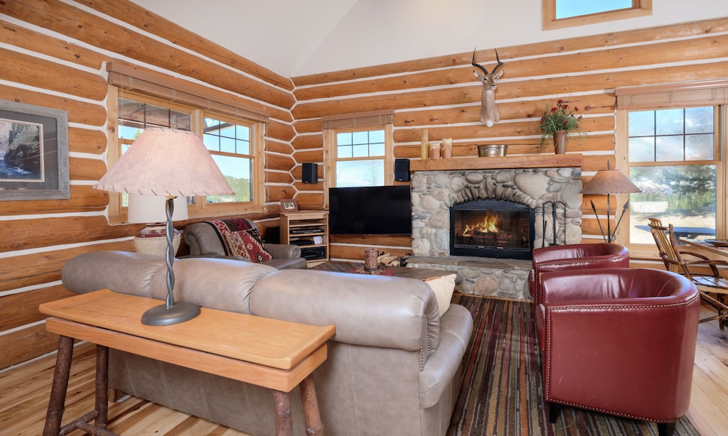 Moose Ridge 1, Living Room, 2