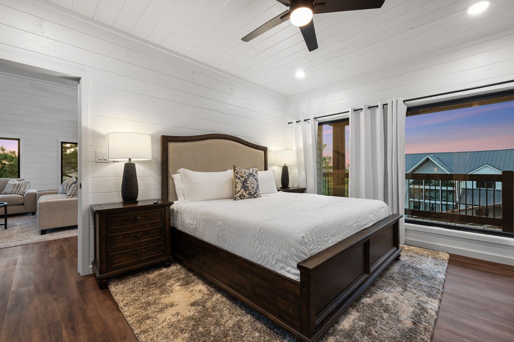 King bedroom downstairs