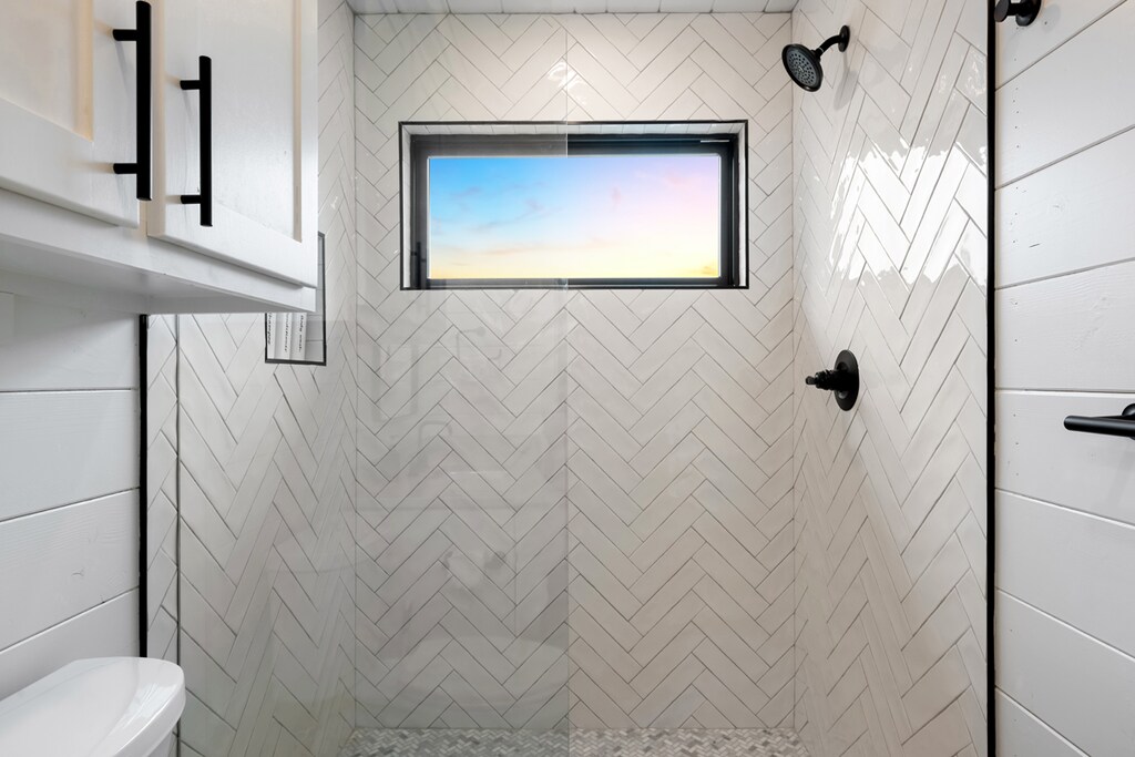 Full size stand up shower