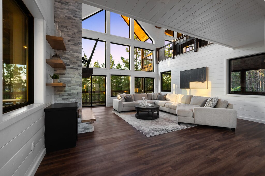 Large living area with great views!