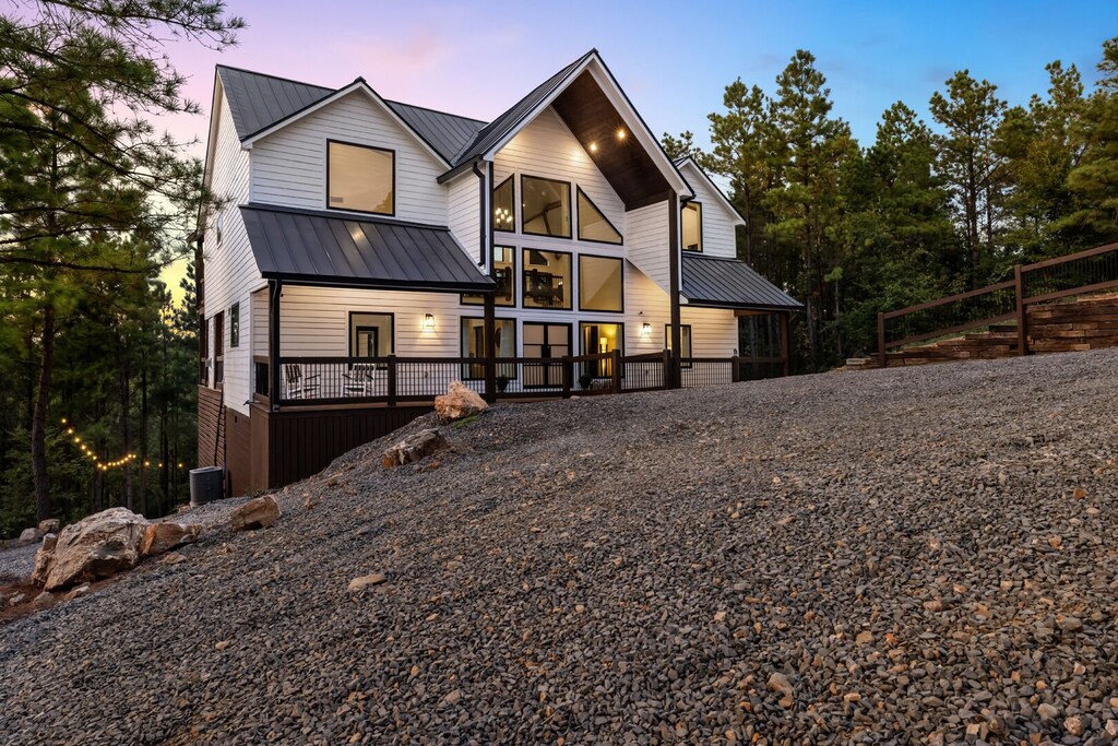Front of Lazy Bear Retreat cabin