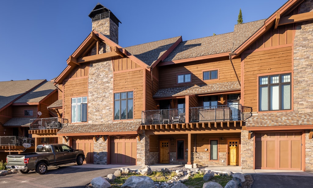 Alpenglow 23B summer exterior4