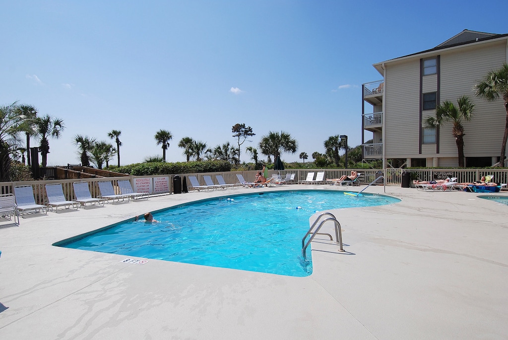 Breakers Complex Pool