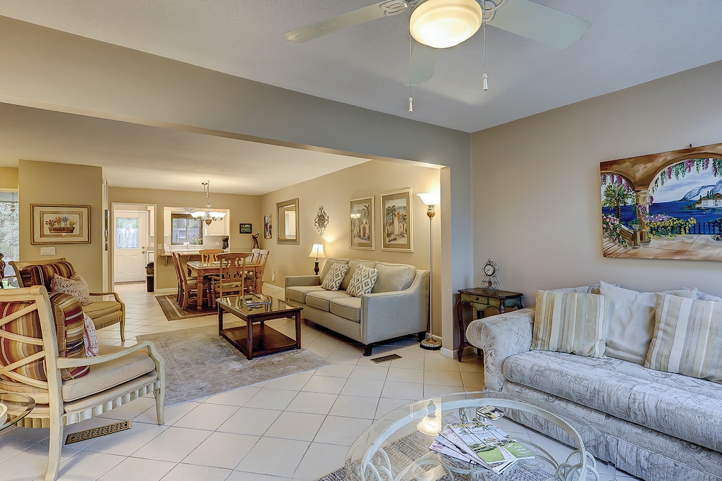 Sun Room/Living Area