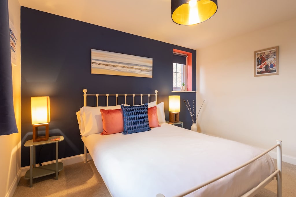 The Sanctuary, Whitby - Host & Stay