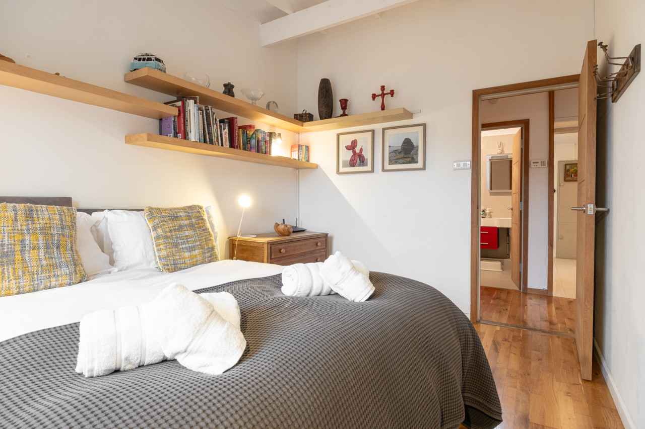 Stunning 6BD with Swimming Pool & Sauna