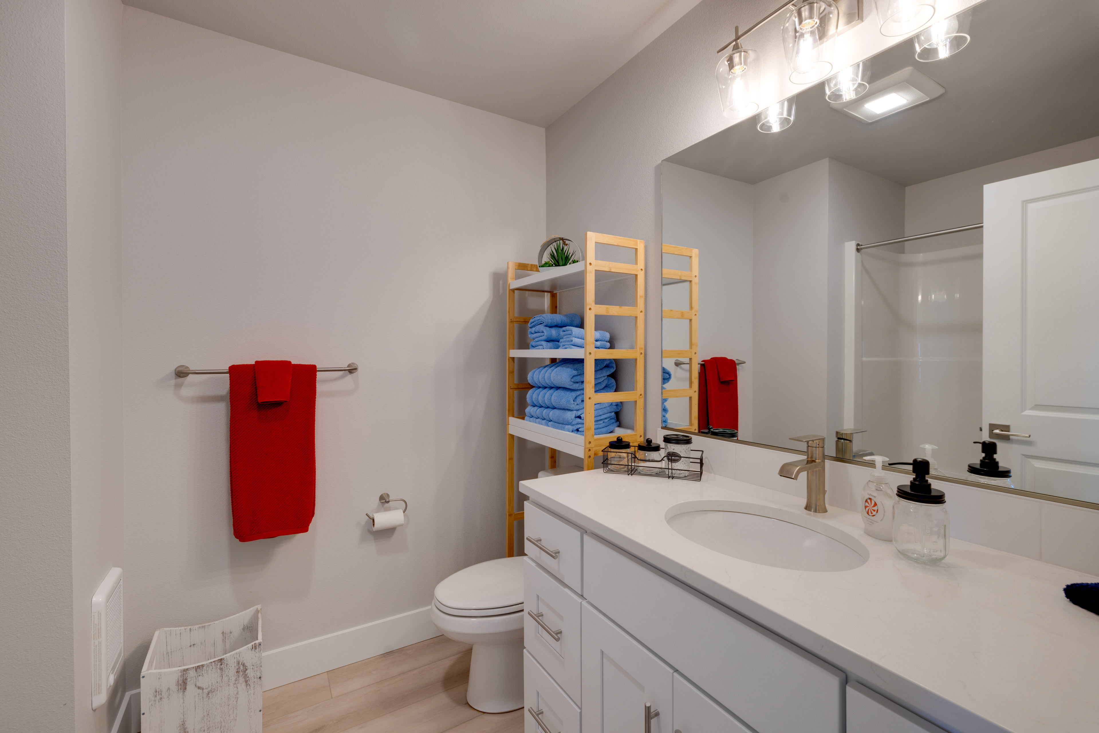 Balconies w/ Scenic River Views: Hammond Townhome!