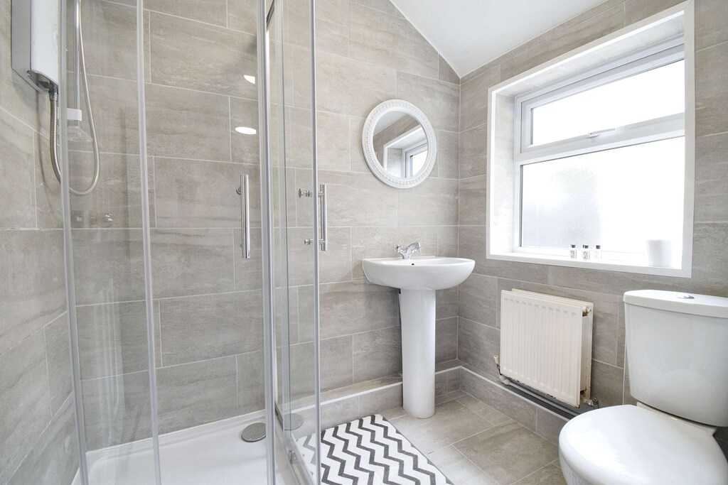 Church Drive, Mansfield - Host & Stay