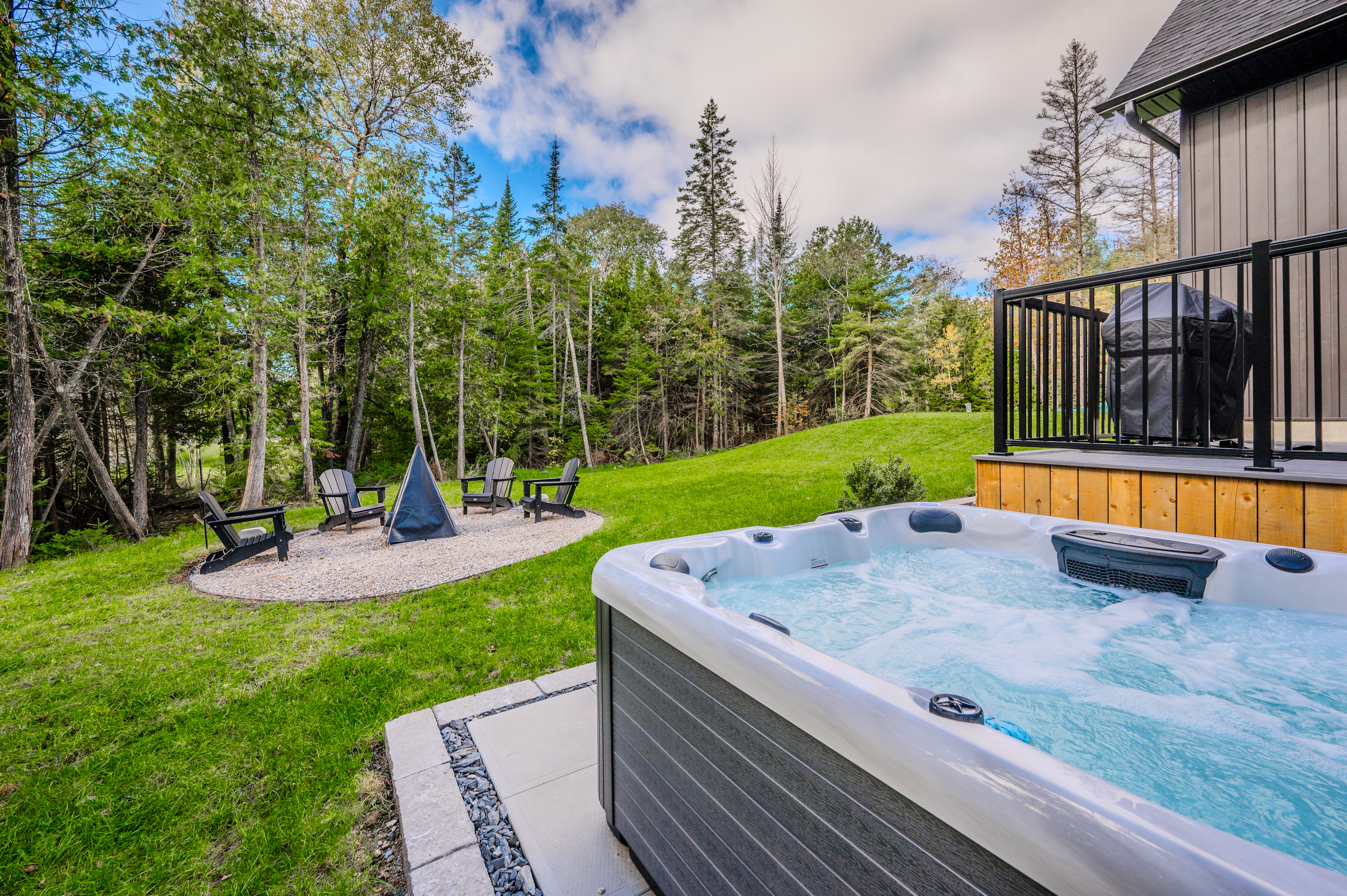 Property Image 2 - Sunset Bay on Lake Huron w/ Hot Tub 