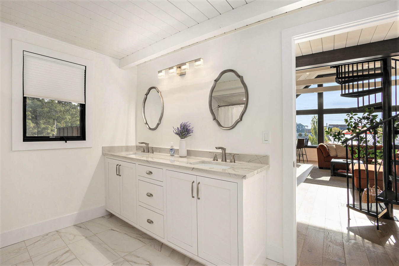 Knotting Hill on South Street