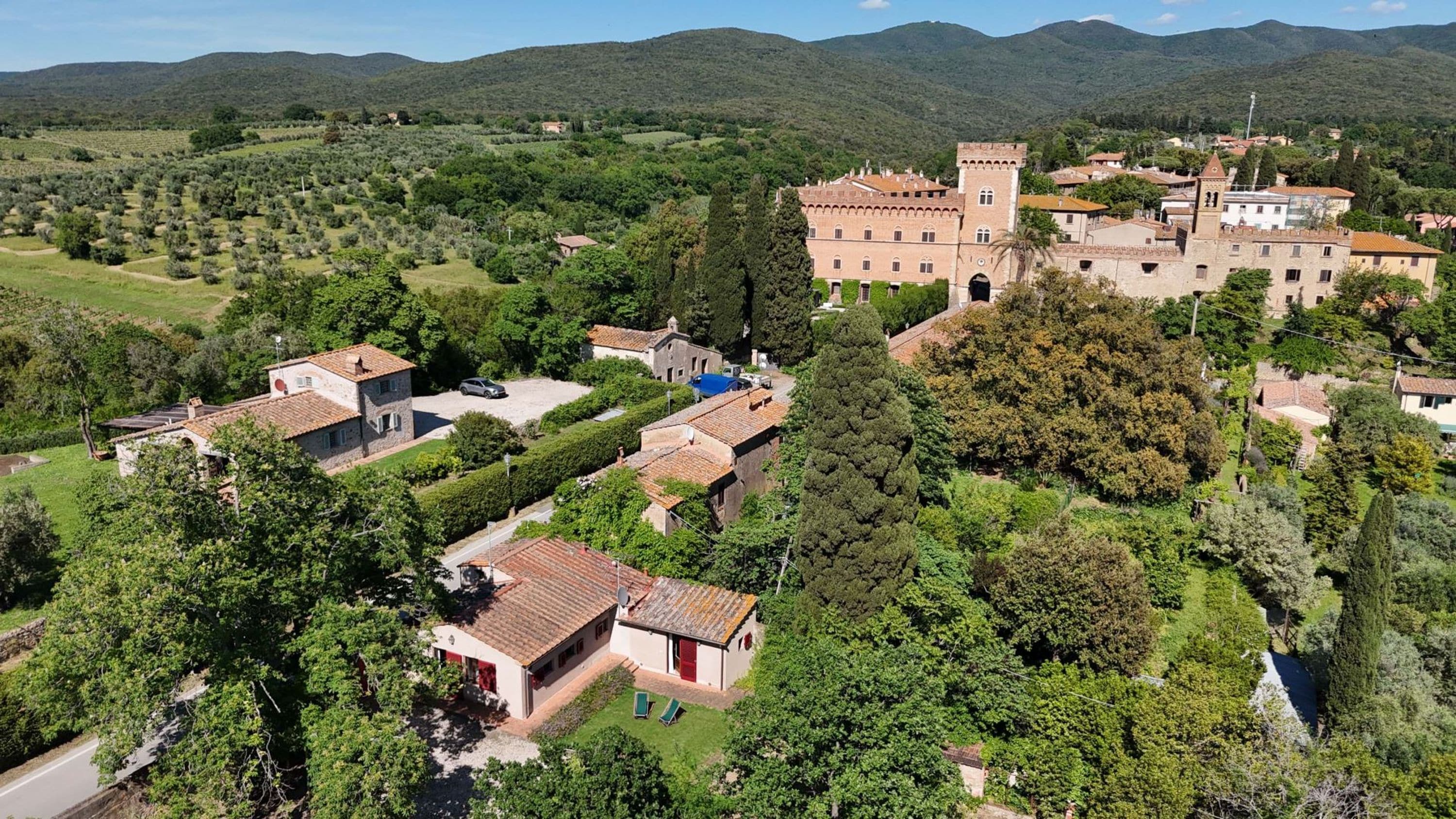 Property Image 2 - House with private garden at Bolgheri s gates-Casa Ippocastano