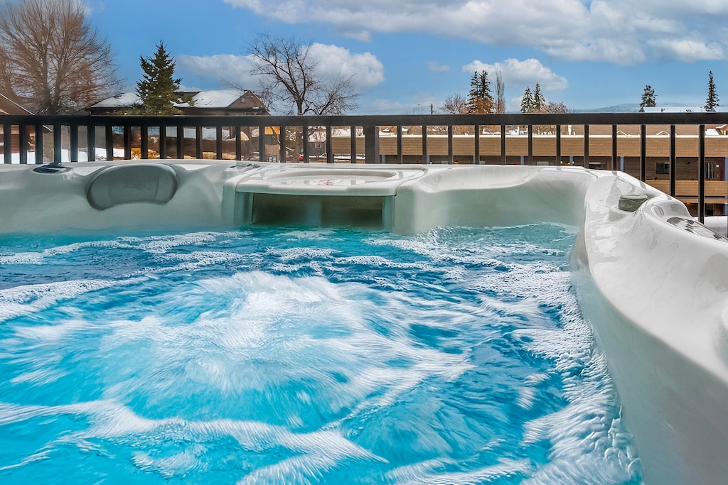 Enjoy Your Own Private Hot Tub | Exterior