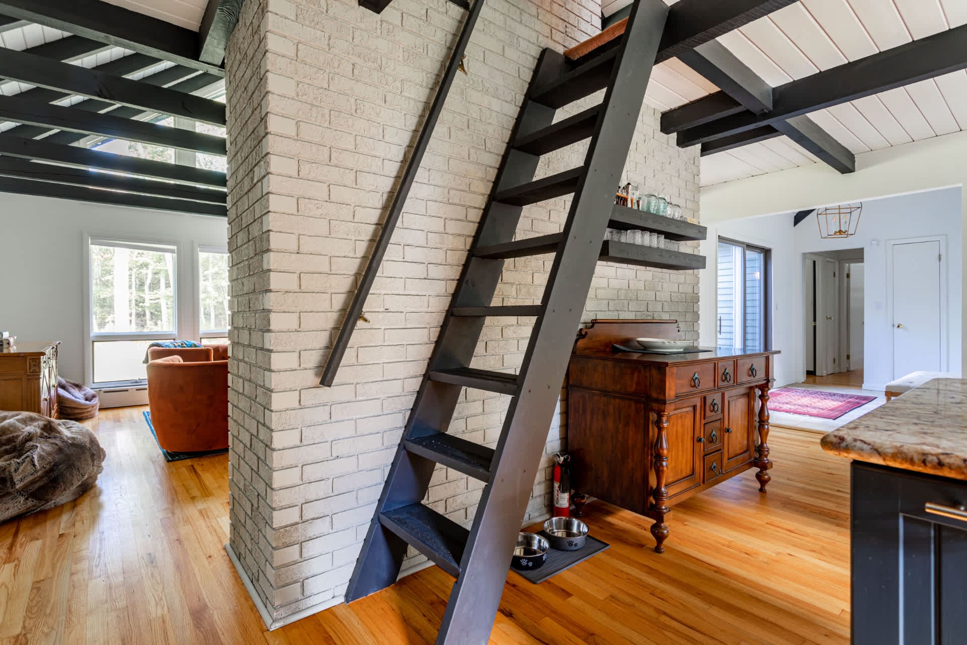 Woodland Manor: Hot Tub | Cozy | Family Friendly