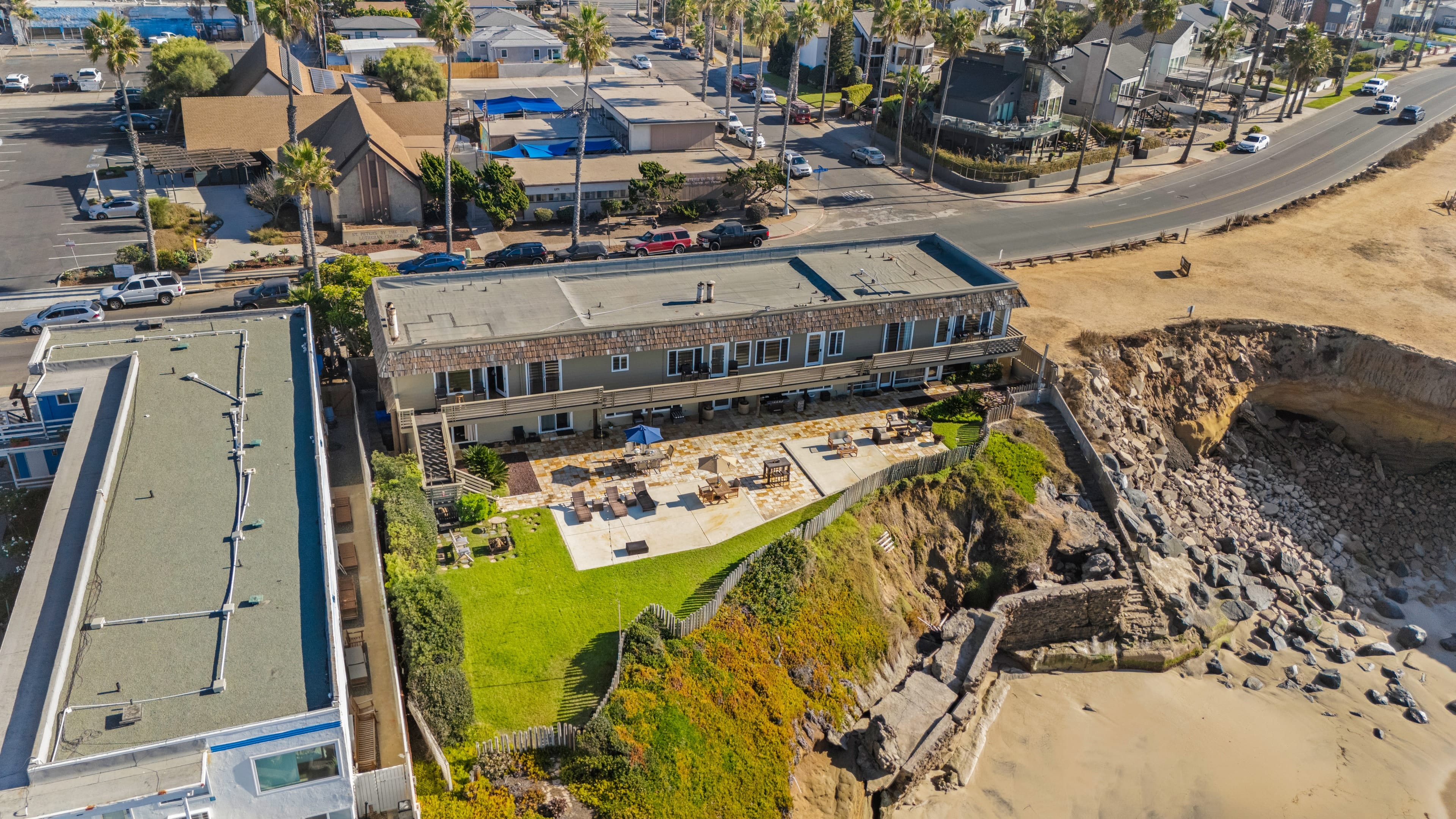 Beachcliff 4 | 4BDR Oceanview Condo!