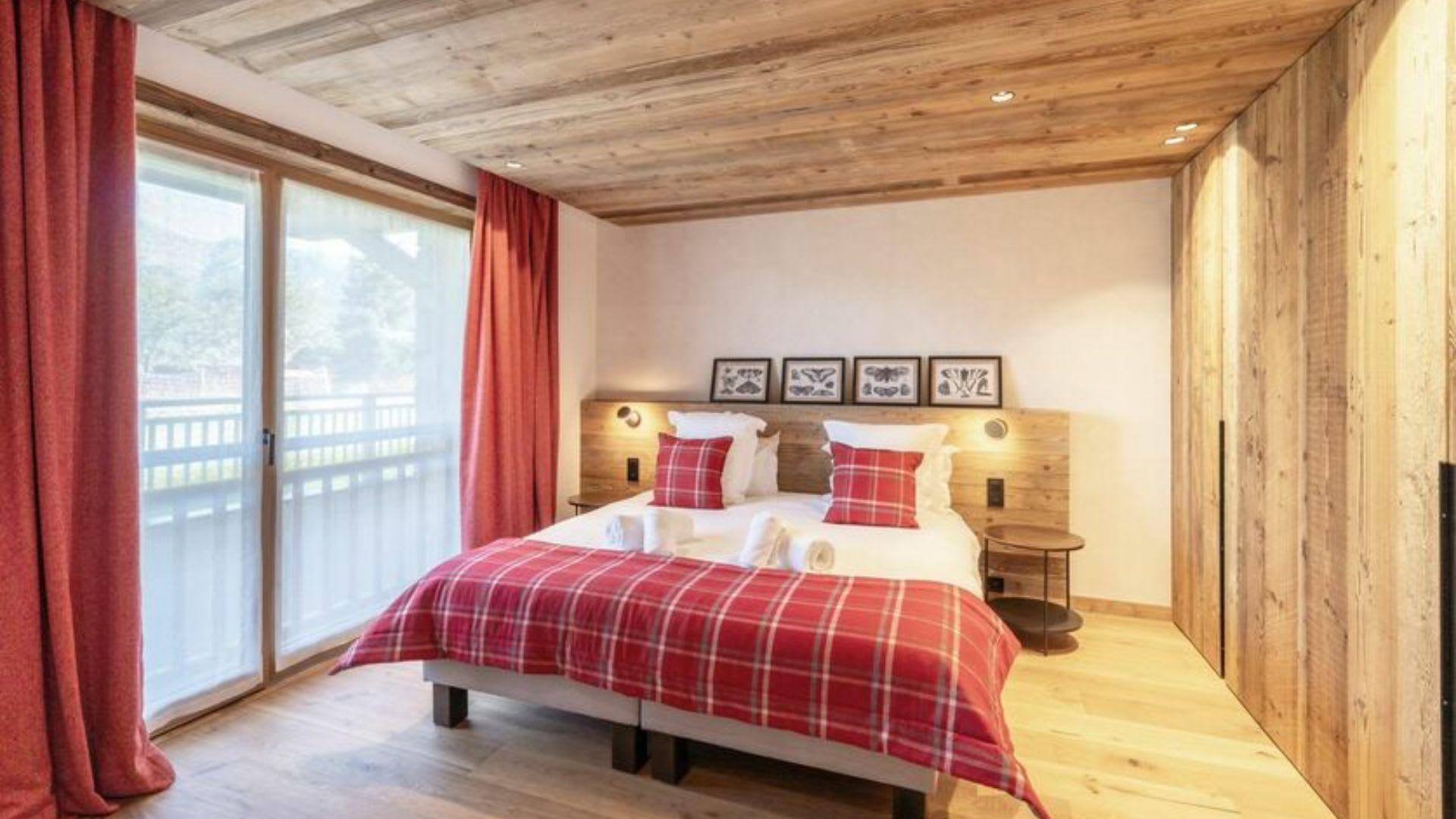 Property Image 2 - Refined Courchevel Chalet Near Village Center