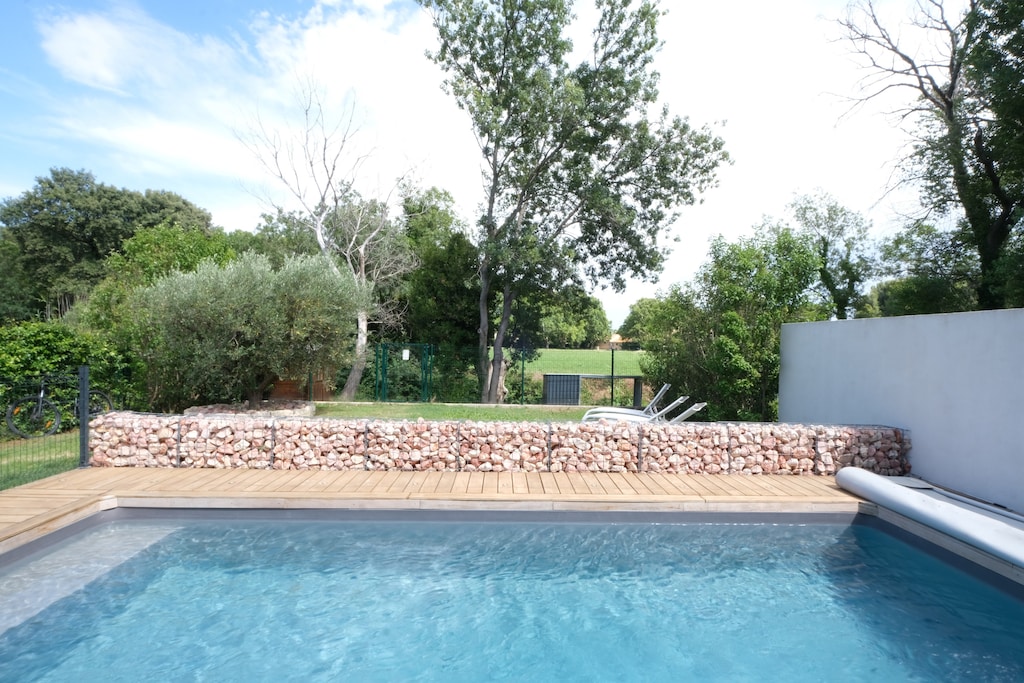 MAUSSANE LES ALPILLES vacation rental, comfortable house for rent with private pool for 8 people. Online reservation with Plaisirs & Maisons de Provence
