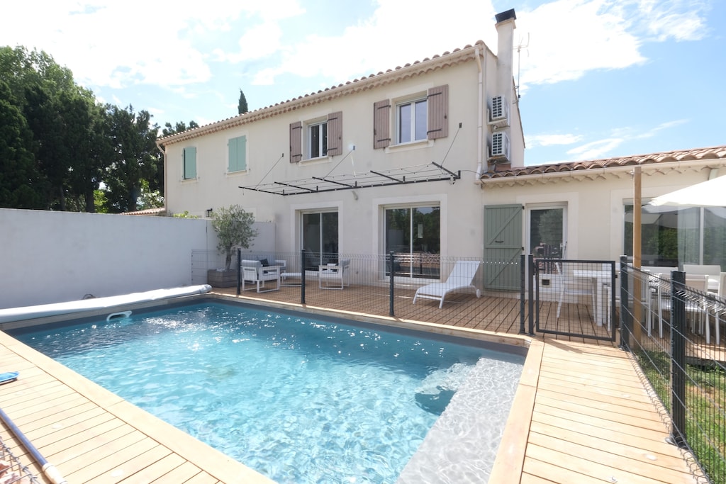 MAUSSANE LES ALPILLES vacation rental, comfortable house for rent for 8 people. Online reservation with Plaisirs & Maisons de Provence
