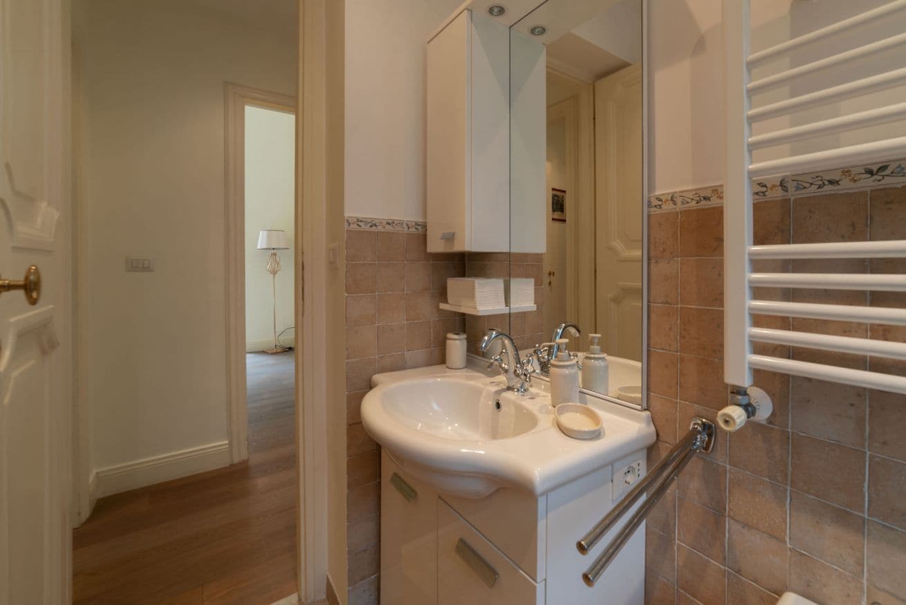 Fully renovated next Via del Corso